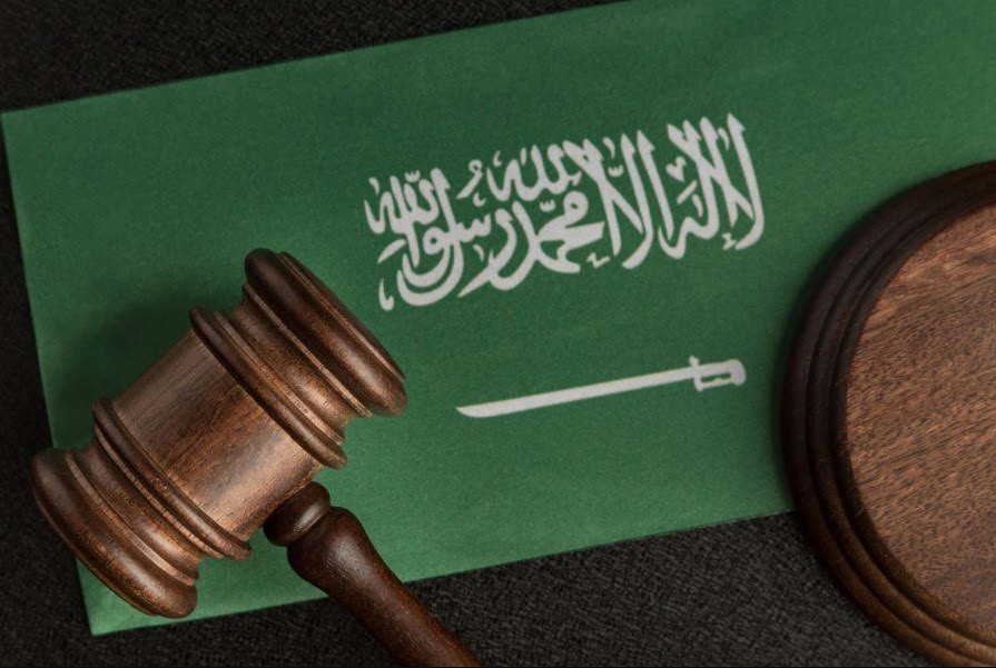 كم راتب المحامية في السعودية